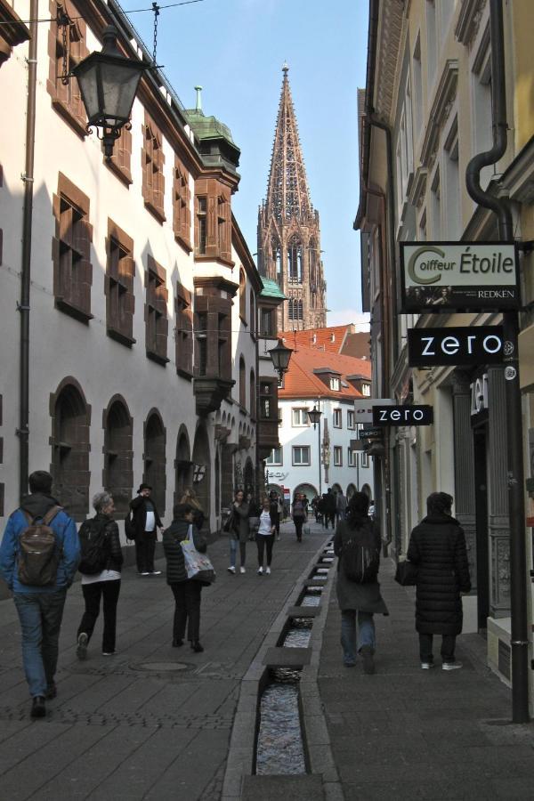 Fewo - Mitten In Freiburg Exterior foto